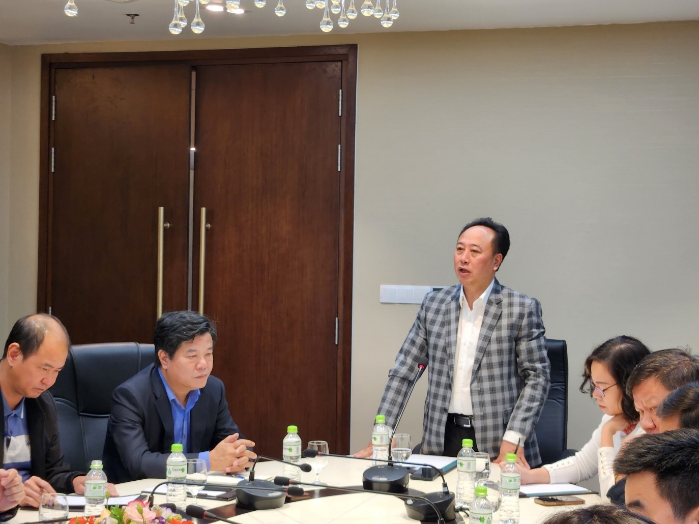 PGS.TS Trần Cao Bính – Giám đốc bệnh viện, Chủ tịch Hội Răng Hàm Mặt Việt Nam, Phó Trưởng Ban thường trực Ban Chỉ đạo Đề án 5628 Bộ Y tế thông báo kết quả triển khai Đề án 5628 tại hội nghị.